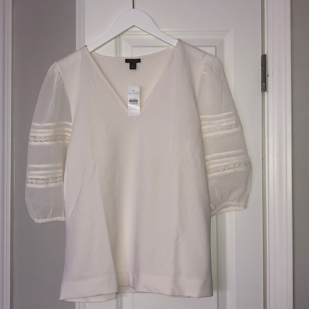 💙  Ann Taylor Blouse BNWT Medium